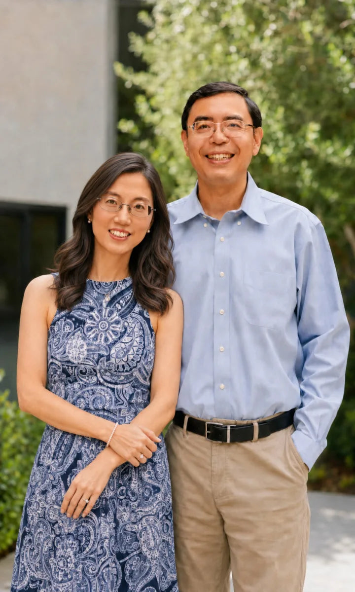 Elizabeth and Victor, the founders of Groe, standing together outdoors.